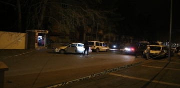 Kayseri'de devriye gezen polis ekiplerine silahl saldr: 1'i ar 2 polis yaral