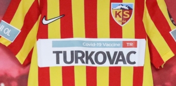 Bakan Koca'dan yerli aşı Turkovac'ı formasına taşıyarak sahaya çıkan Yukatel Kayserispor'a teşekkür