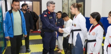 Jandarma’dan ERVA Talas Spor Okulu’na Anlamlı Ziyaret