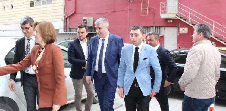 Prof. Dr. Cengiz AHN Trk PDR Dernei Kayseri ubesini ziyaret etti.