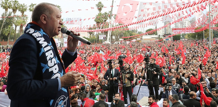 Cumhurbakan Erdoan: 'Ezan ve bayrak dmanlaryla sonuna kadar mcadele edeceiz'