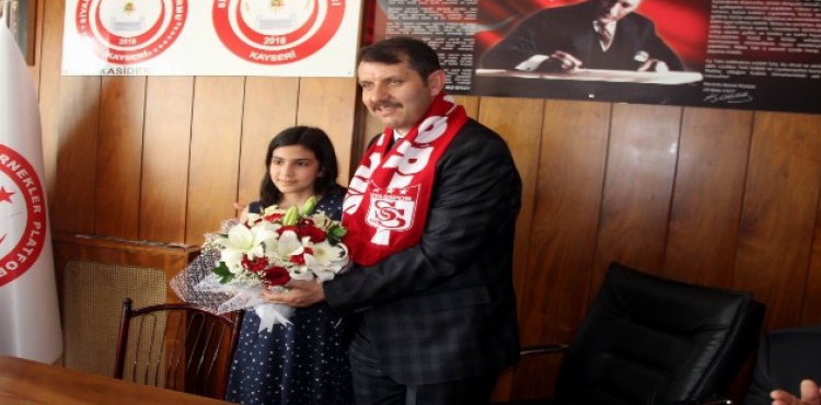 Vali Ayhan Kayseri Sivasl Dernekler Platformu'nu ziyaret etti