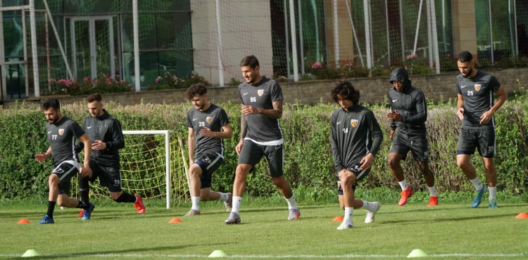 Kayserispor'da teknik heyet ve futbolcularn koronavirs testi negatif kt