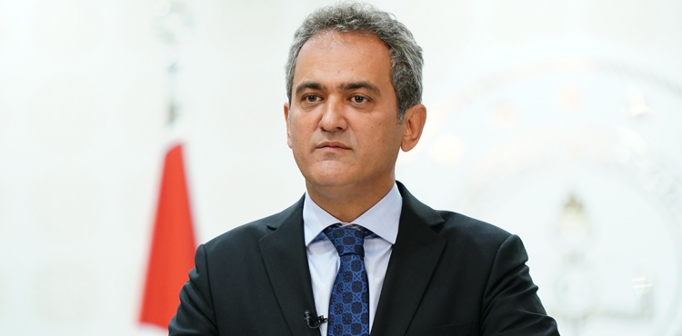 Milli Eğitim Bakanı Özer'den okullarla ilgili son dakika açıklaması