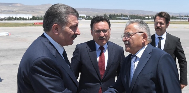 Sağlık Bakanı Fahrettin Koca, Kayseri’ye geldi