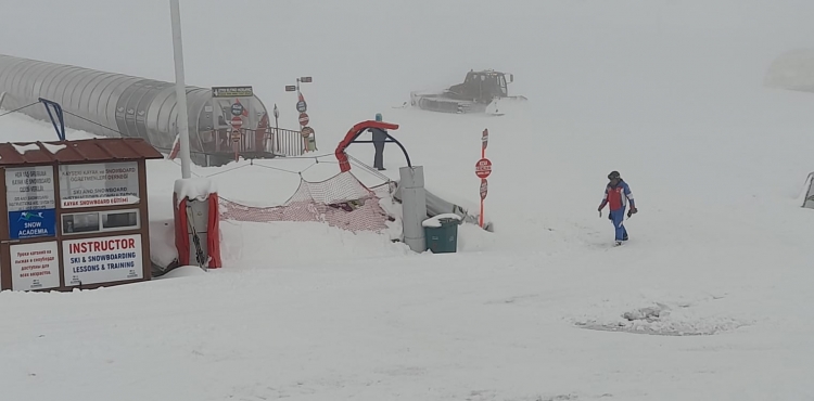 Cemre karla birlikte dt: Erciyeste kar kalnl 97 santimetreyi buldu
