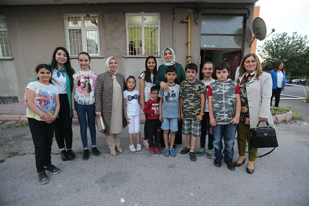 Aliye Teyze'ye Sürpriz İftar