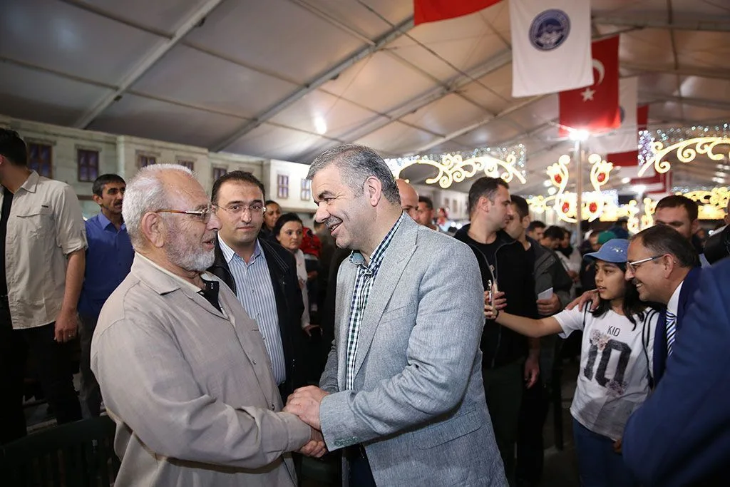 Ramazan Sokağı'nda Halkın Yoğun İlgisi