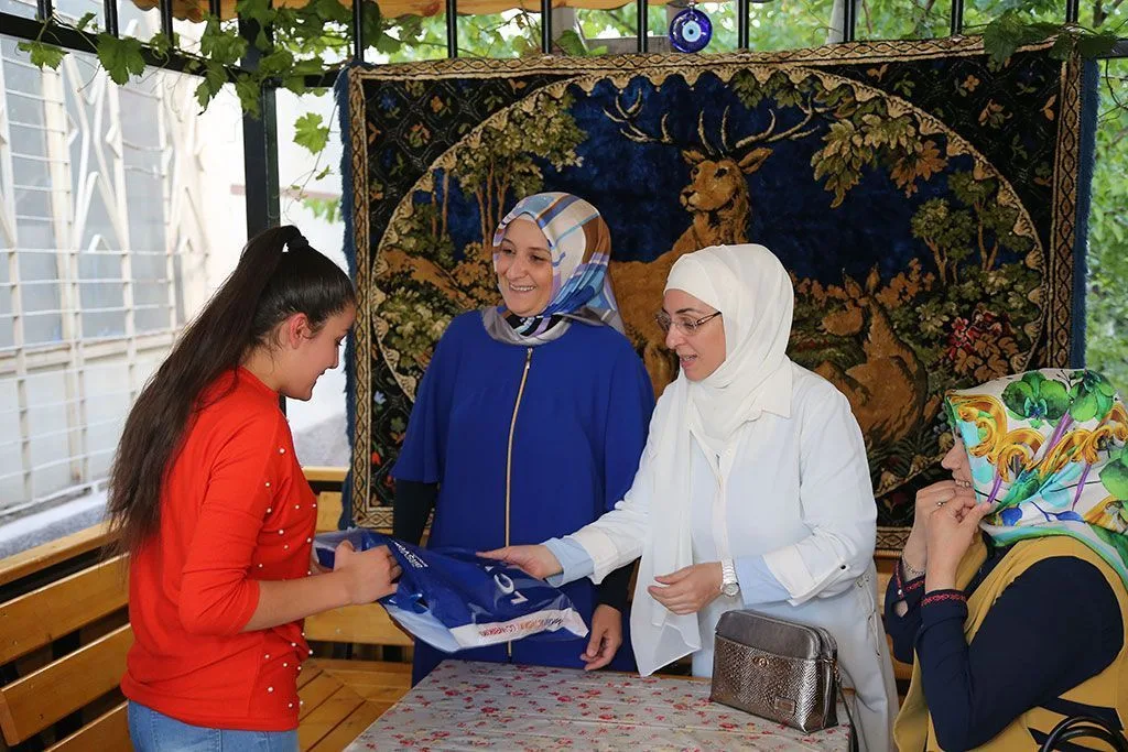 Eşlerden Anlamlı Ziyaret