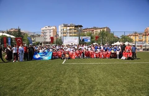 Develi Stadında İl Spor Merkezleri Açılış Töreni Yapıldı