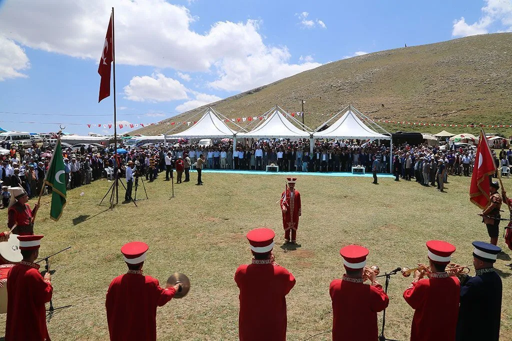 "Makamlarda Oturup Şehri Yönetmiyoruz"