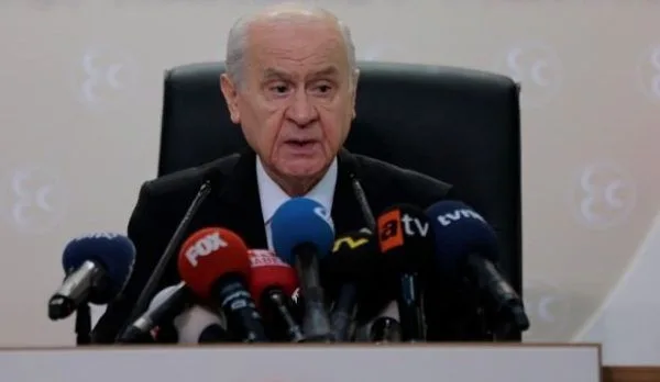 ‘‘ABD’nin Başkanlık Koltuğunda Saldırgan Bir Şahıs Var’’