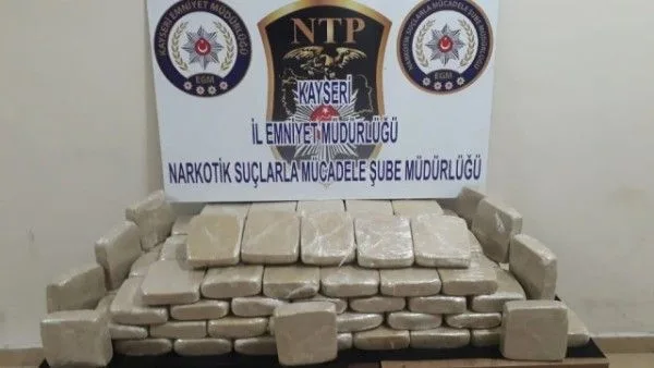 Emniyet’ten Uyuşturucu Tacirlerine Operasyon
