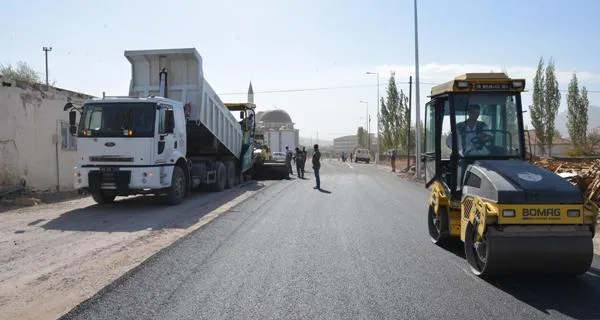 Yıldırım Beyazıt Mahallesinde Asfalt Çalışması
