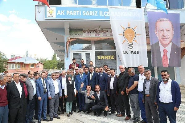 "İlçelere Yatırımda Hız Kesmedik"
