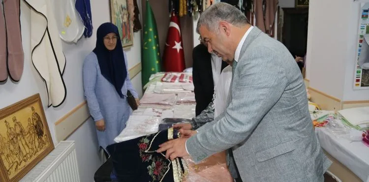 Başkan Çelik Birleşik Kafkas Derneği'nin Kermesine Katıldı