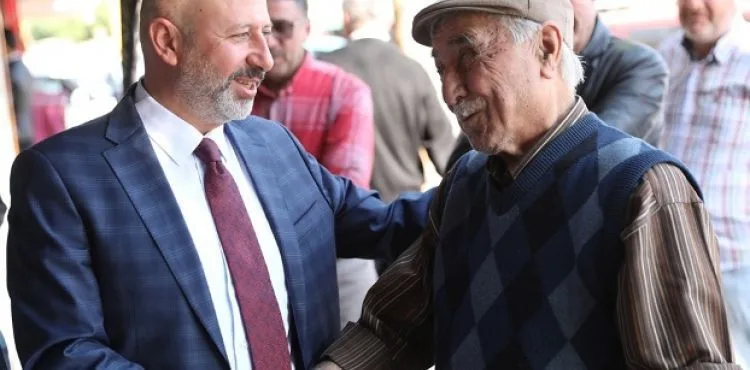 sıkmadık el, almadık gönül bırakmadı