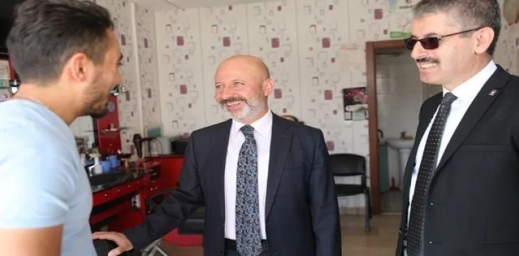 Başkan Çolakbayrakdar Camikebir Mahallesini ziyaret etti