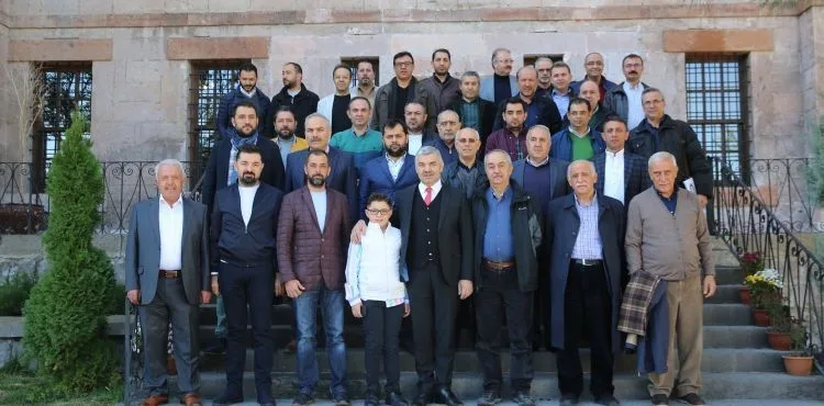 BAŞKAN ÇELİK, İŞ ADAMLARINA YATIRIMLARI ANLATTI