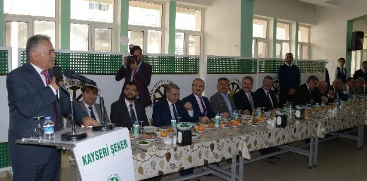 Büyükkılıç Kayseri Şeker çalışanları ile öğle yemeğinde buluştu