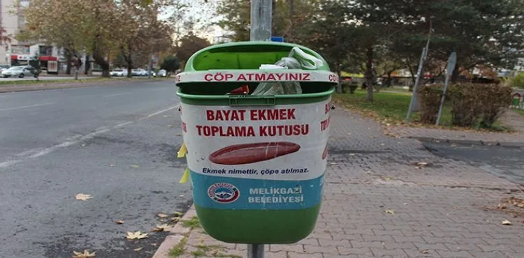 Çöp Değil Bayat Ekmek Koyalım!