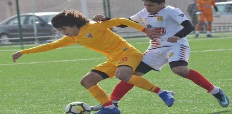 Yerli Messi milli takım kampında