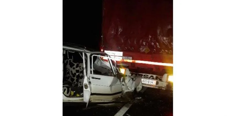 Otomobil tırın altına girdi: 1 yaralı