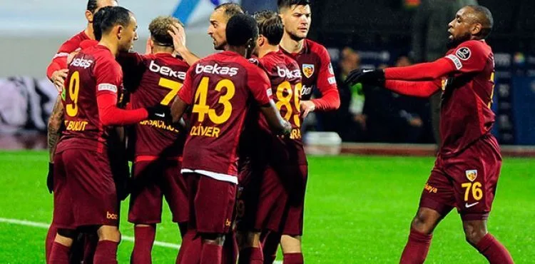 İstanbul'da oynanan mücadeleyi 3-0'lık skorla deplasmanda ekibi Kayserispor kazandı.