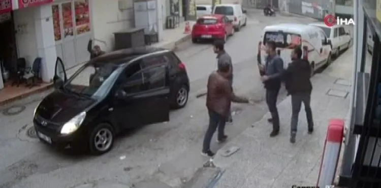 Antalya'da silahlı ve sopalı kavga: 2 yaralı