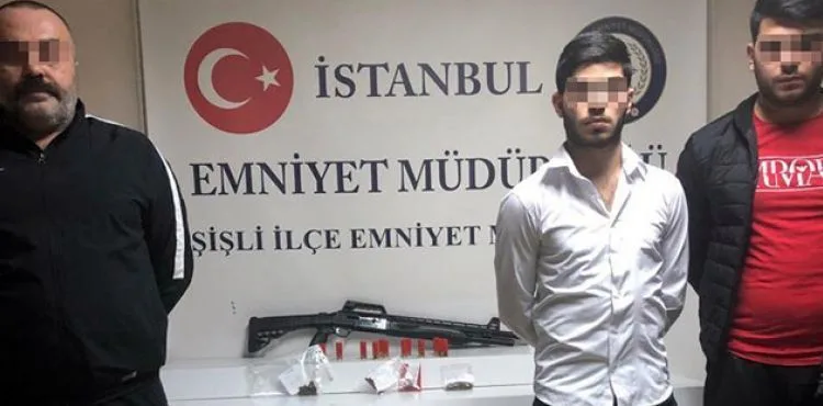 İstanbul'da 'Ayı' lakaplı torbacı ve oğulları kıskıvrak yakalandı