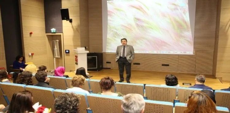 AGÜ'nün genetikçileri ilk önlüklerini giydi