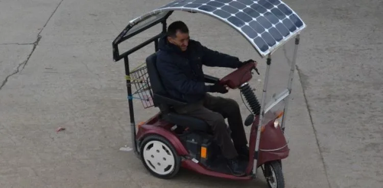 Engelini 'güneş enerjisi' ile aşıyor