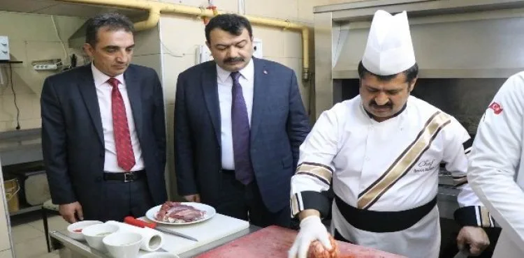 Önce hünerlerini sergilediler, sonra belgelerini aldılar