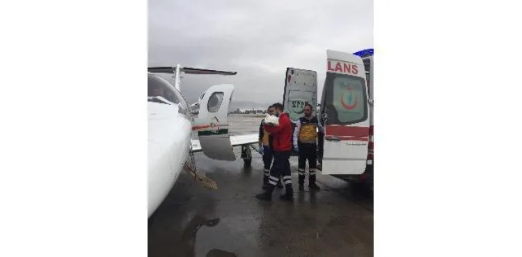 46 günlük bebek uçak ambulansla İstanbul'a sevk edildi