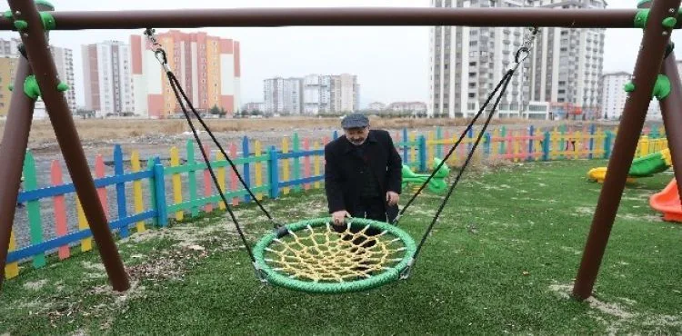 Başkan Çolakbayrakdar, "Vatandaşlarımızın yaşamaktan keyif alacağı bir Kocasinan inşa ediyoruz"