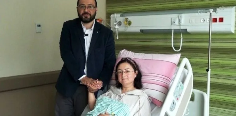 Karın ağrısı şikayetiyle geldi, karnından 6 kiloluk kitle çıkarıldı