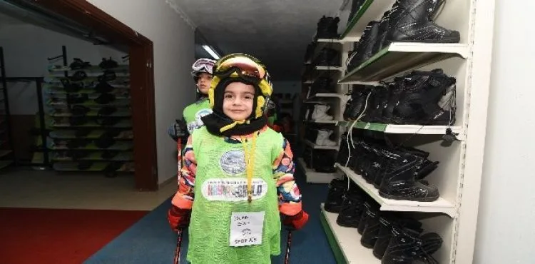Türkiye'nin en büyük kayak okulu Spor AŞ'de