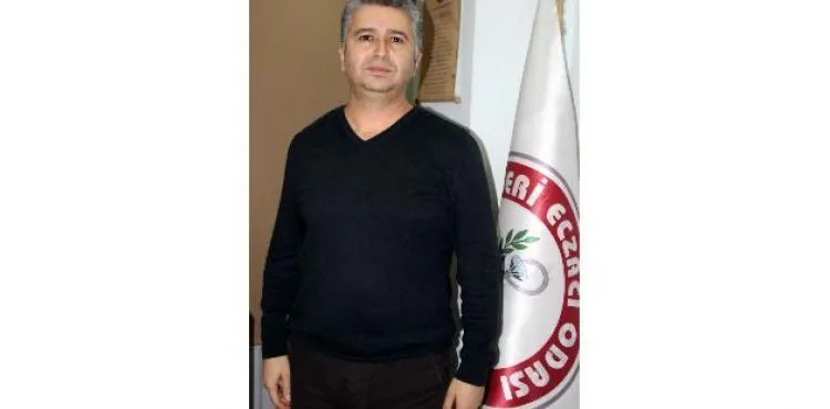 Ulutaş: "Yardımcı eczacılık yapmak isteyen meslektaşlarımızı başvuru tarihlerine göre sıralamaya aldık