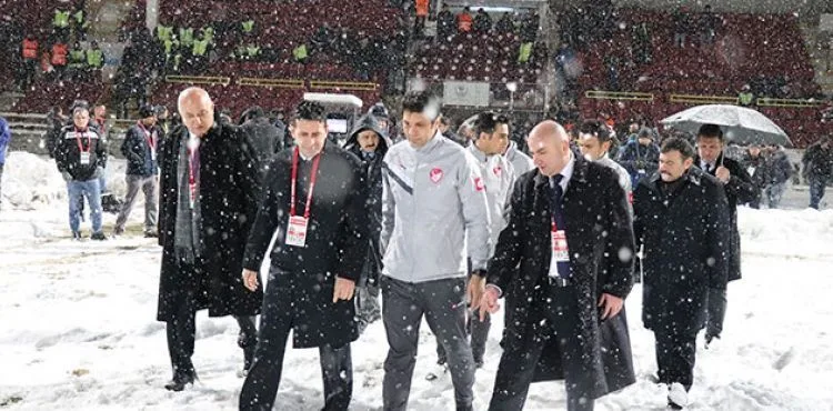 Boluspor - Galatasaray maçı ertelendi