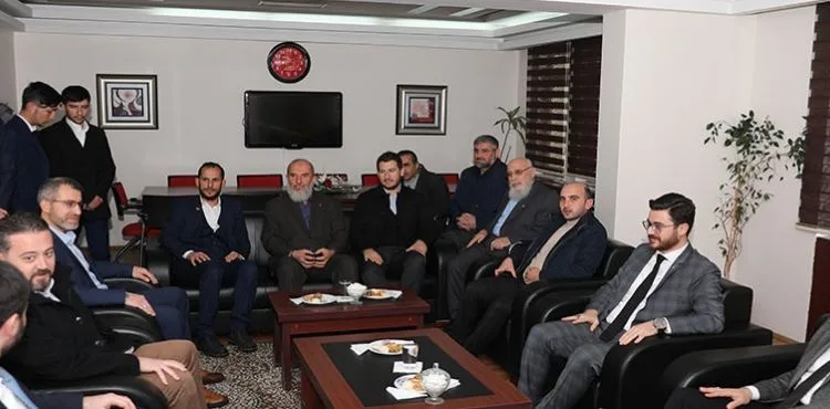 Başkan Çolakbayrakdar Saadet Partisi'ni ziyaret etti