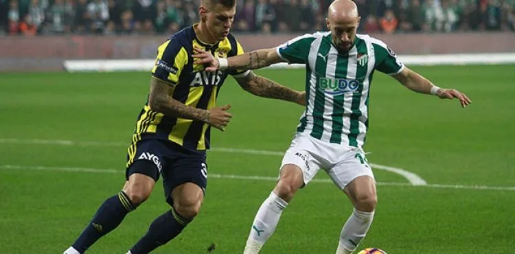 Bursa Büyükşehir Belediye Stadyumu'nda oynanan mücadele 1-1'lik eşitlikle sona erdi