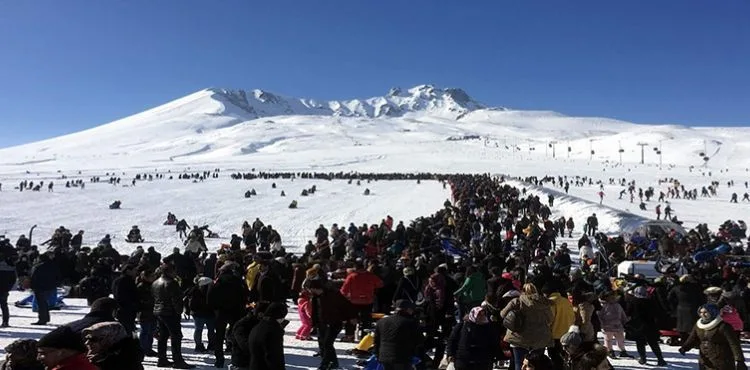 Erciyes hafta sonu 110 bin kişiyi ağırladı