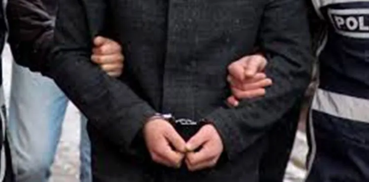 Kayseri'de 30 kilo uyuşturucu maddeyle ticaret yapan 2 kişi yakalandı