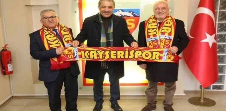 Başkan Büyükkılıç İstiklal Mobilya Kayserispor tesislerinde