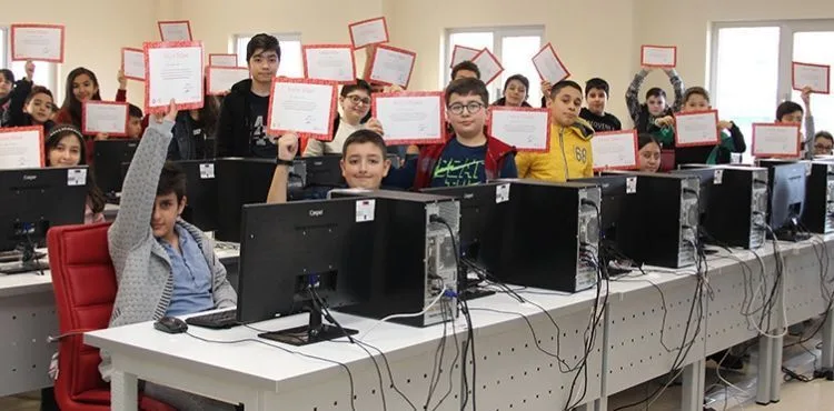 Erciyes Teknopark’ta “Geleceği Kodlayan Çocuklar”