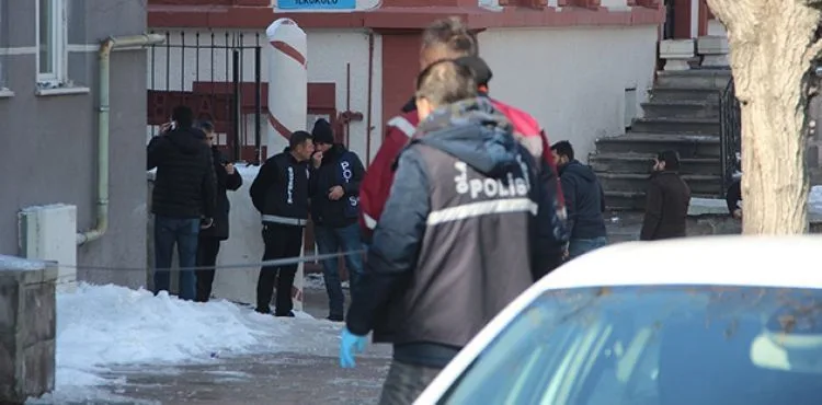 İlköğretim öğrencilerinin bıçaklı kavgası ölümle bitti