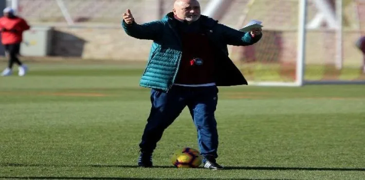 Hikmet Karaman, futbolculara Fenerbahçe'yi ezberletiyor