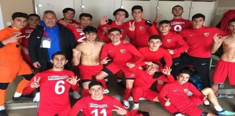Kayserispor deplasmanda Fenerbahçe'yi yendi