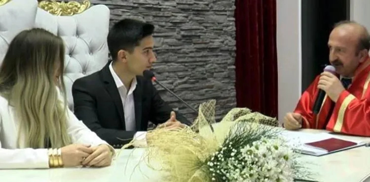 Sevgililer gününde nikah masasına oturdular