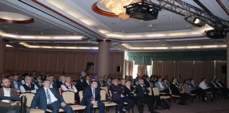 Kayseri'deki kongrede canlı yayında hastalara müdahale edildi